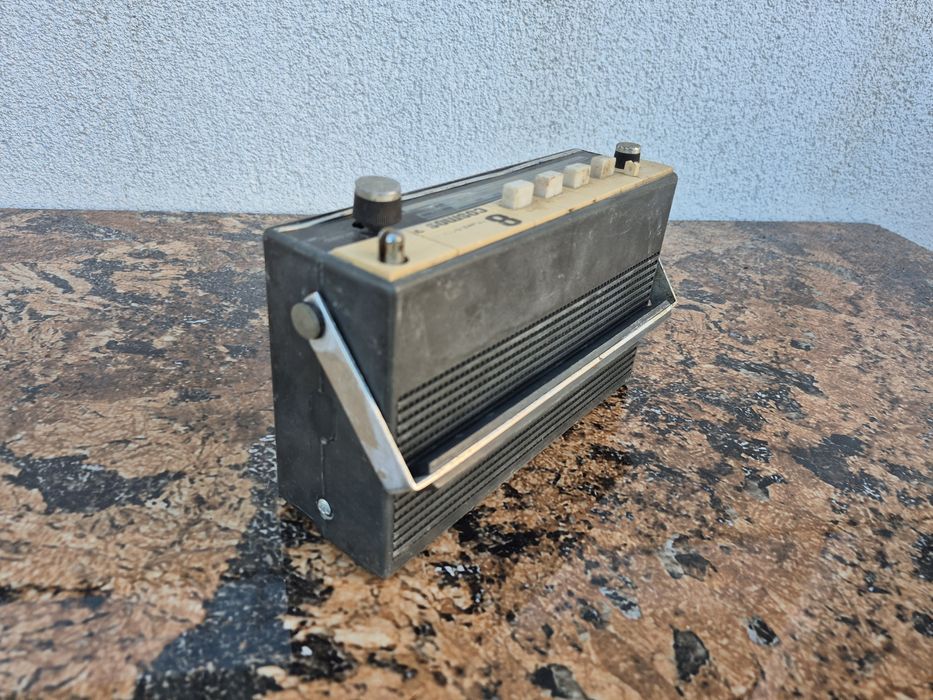 Vând Radio marca cosmos 5 made in România