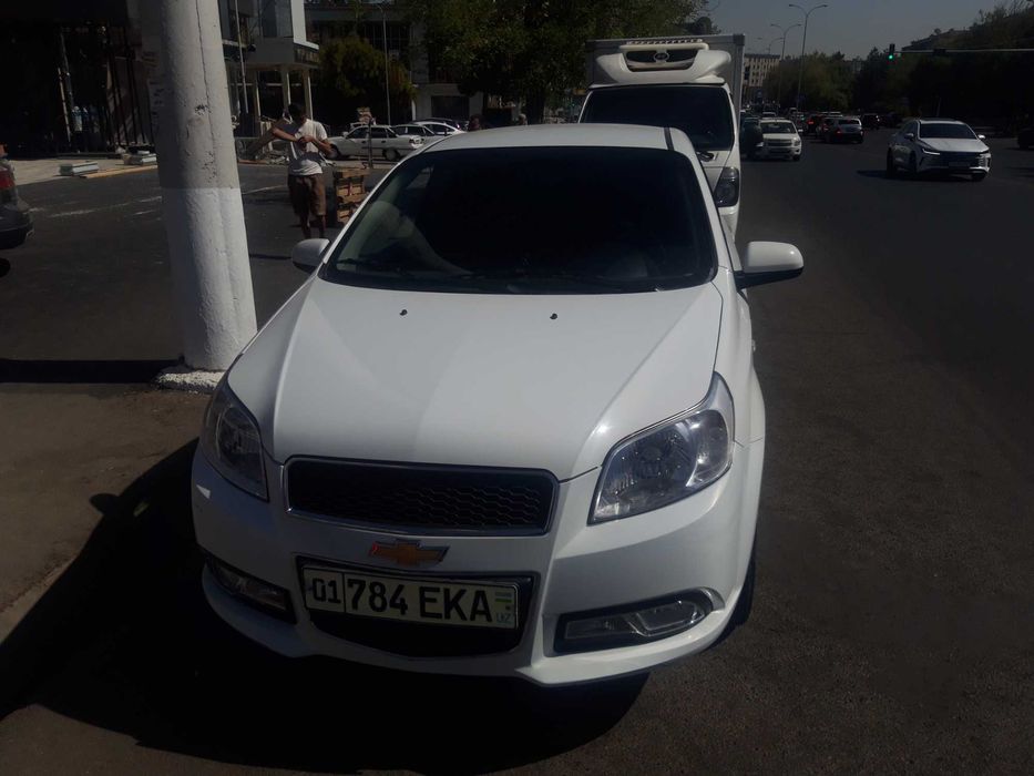 Автомобиль Нексия3