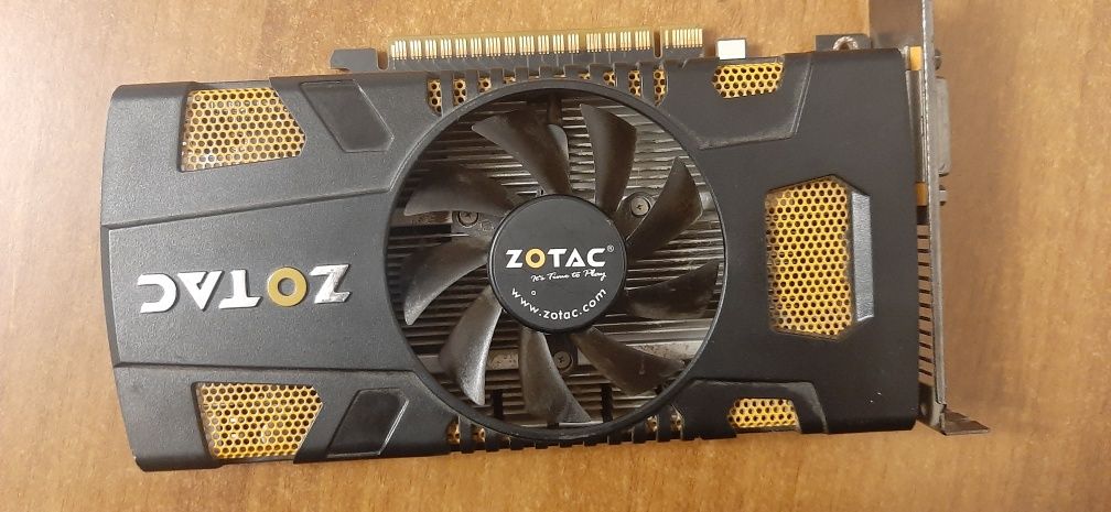 Видеокарта GTX 550 Ti