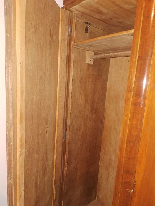 Старинен гардероб триклирен