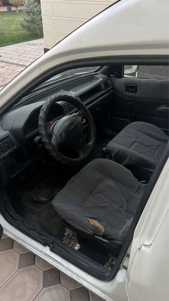Ford Courier сотилади (бензин) нексия мотор