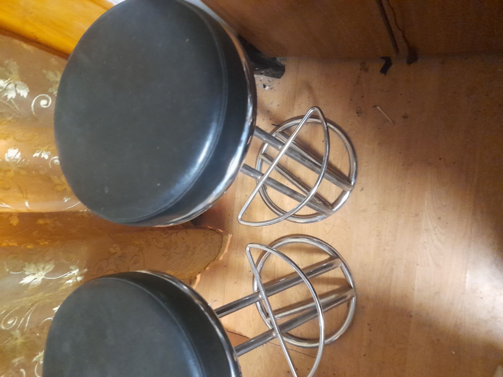 Scaune de bar  cu sezut din pele ecologica
