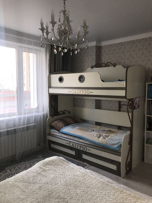 Продаю двухъярусную  кровать