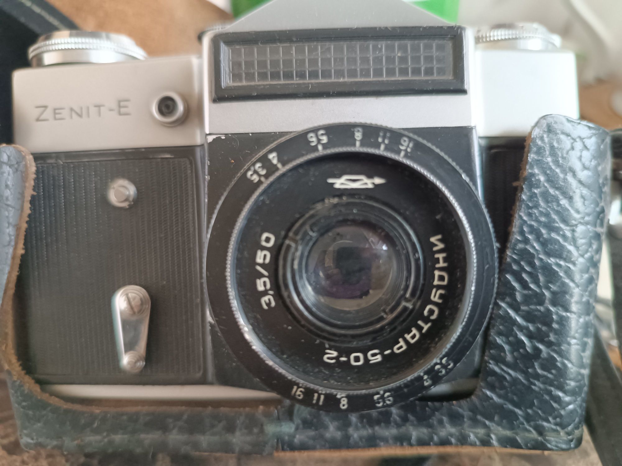 Продаю фотоаппарат Zenit E  в хорошем состоянии,рабочий