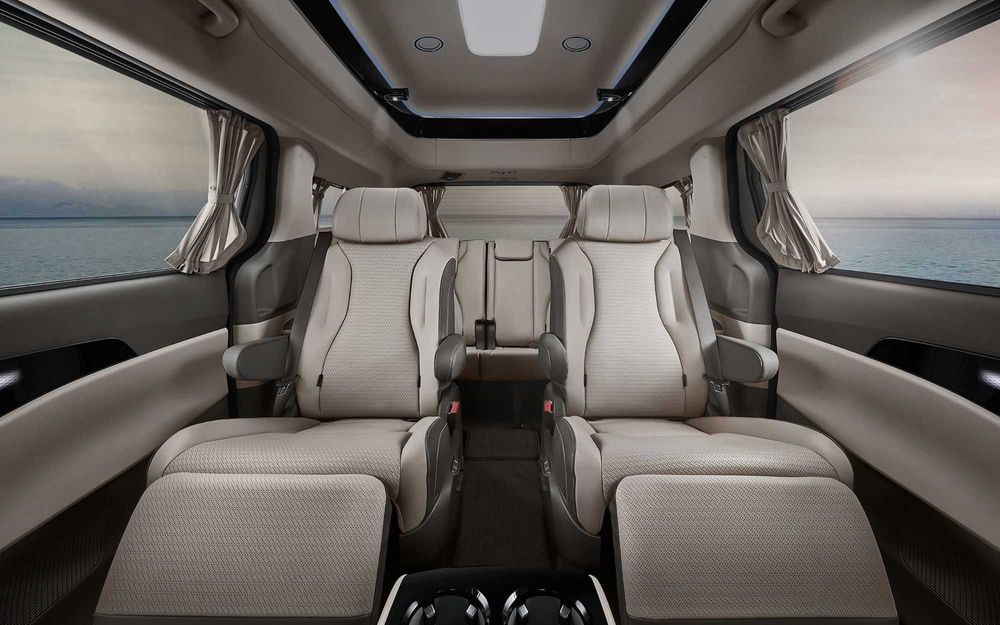Услуги минивена: «KIA Carnival Hi Limousine»