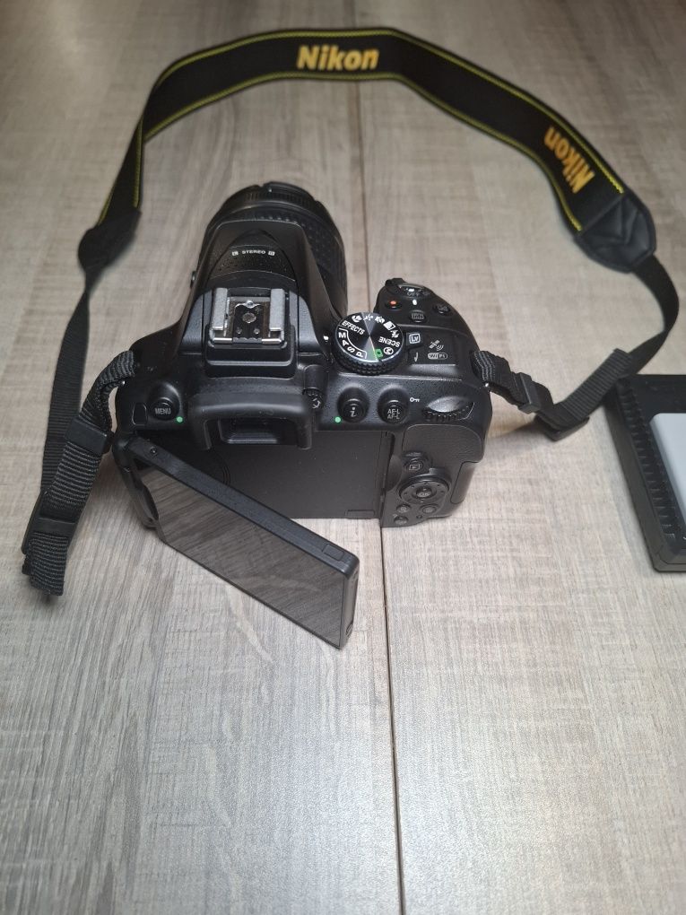 Nikon D5300 с два обектива