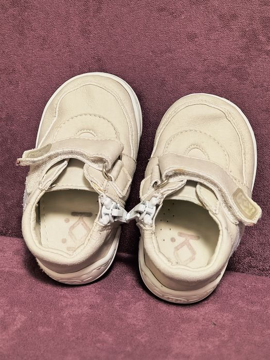 Обувки за прохождане на Колев и Колев