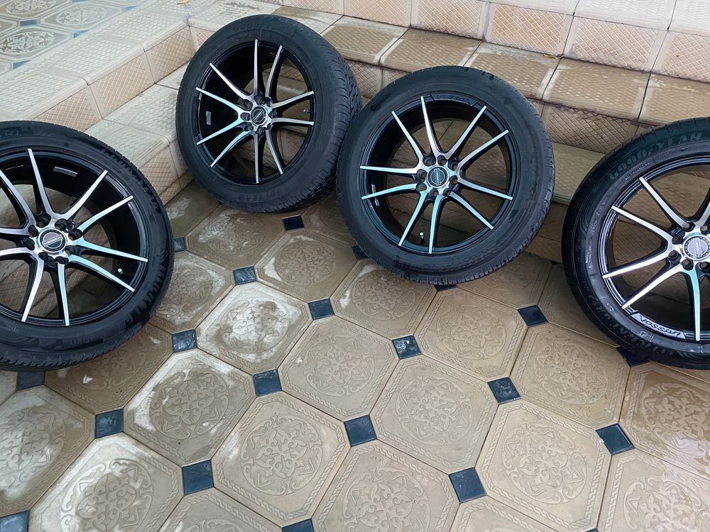 Vossen диски R17 с шинами
