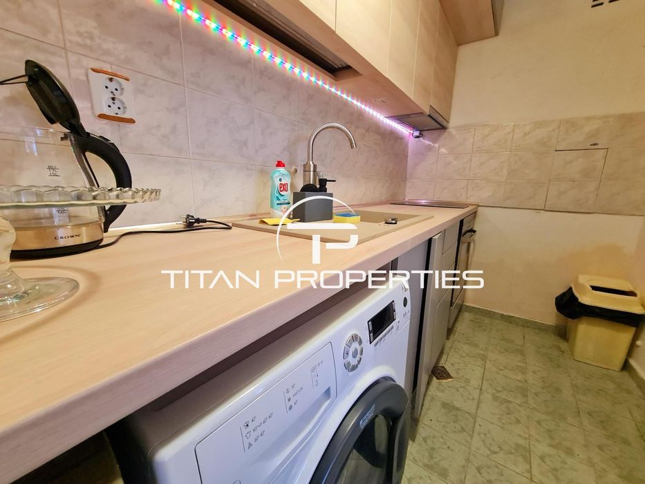 Дава се под наем Двустаен апартамент в Бургас, Център - 65 кв.м за 510 € - Снимка #4