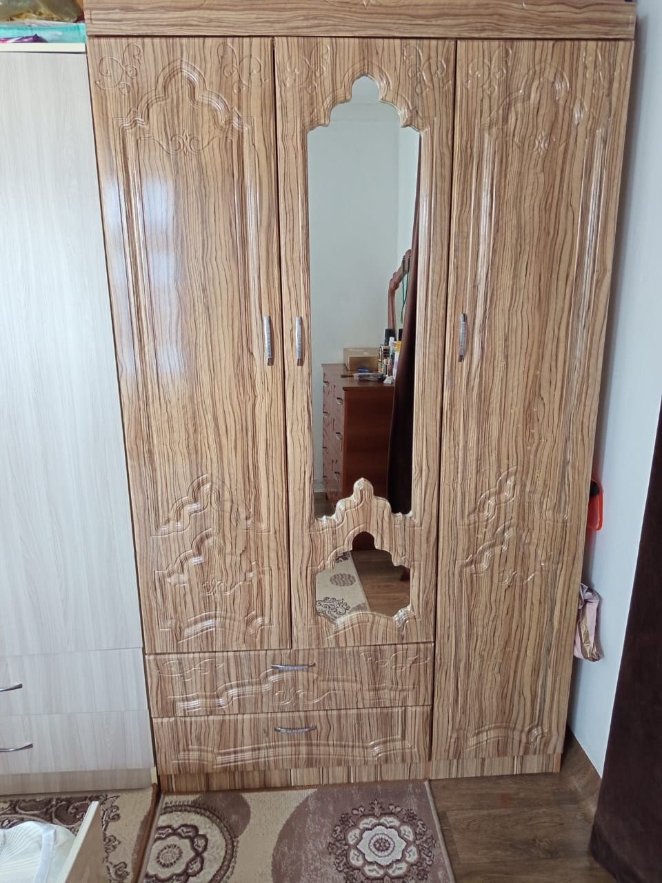 Продаётся шифоньер