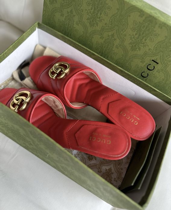 Papuci/Sandale Gucci