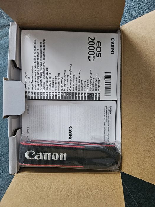 Aparat foto Canon Eos 2000D