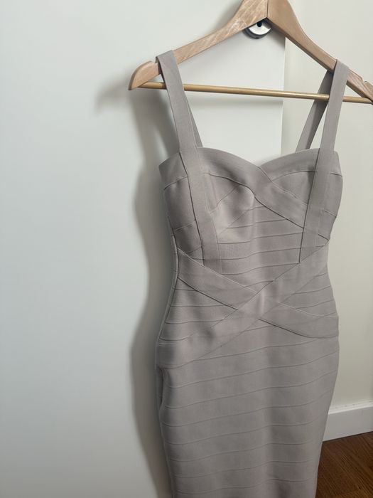 Бандажна светла рокля