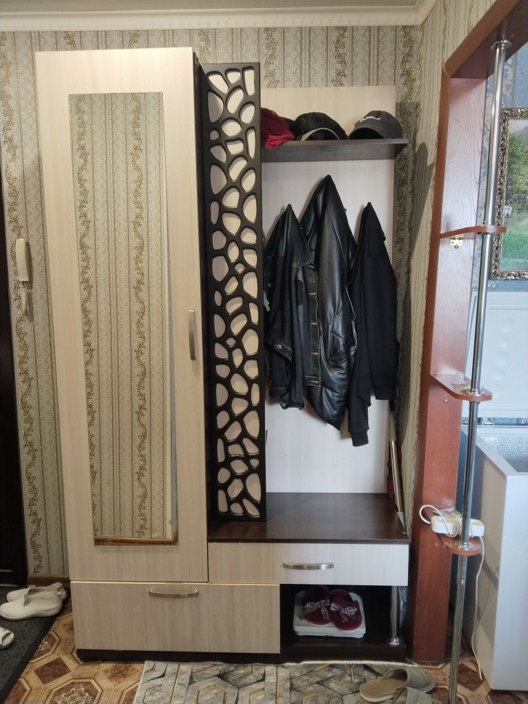 Продам прихожую б/у в отличном состоянии