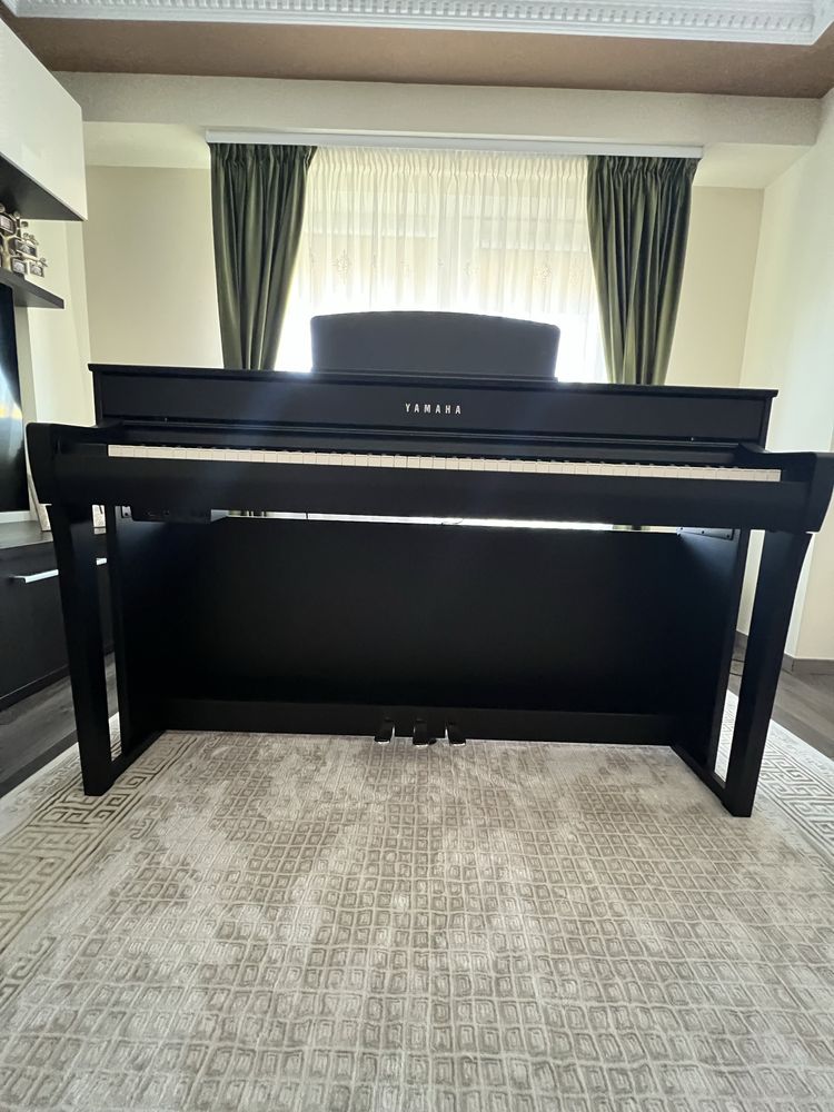 Pian Yamaha Clavinova CLP 735