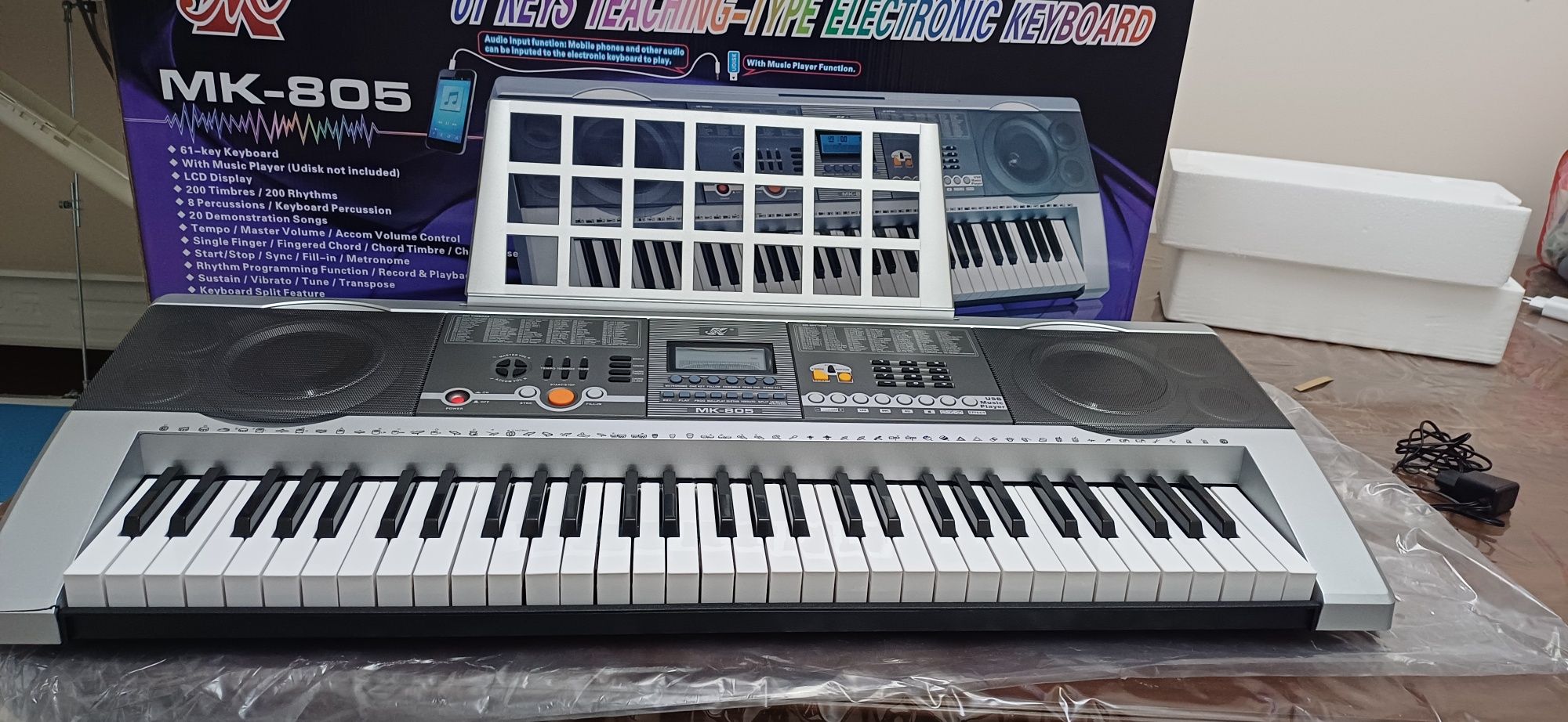 Синтизатор MK 805 /. 61 клавиш 5 актава новый