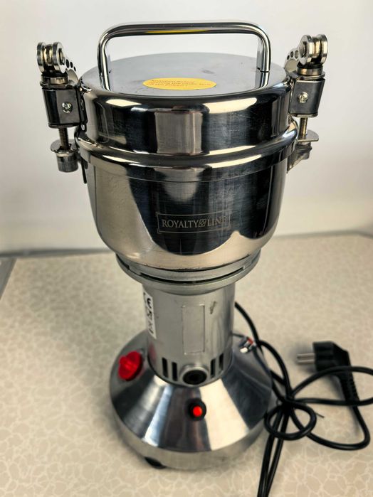 Moara multifunctionala inox 250g 1200W 339 lei
