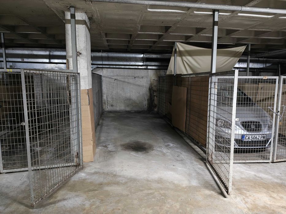 Продава ГАРАЖ гр. София, Овча купел 2, бл. 17