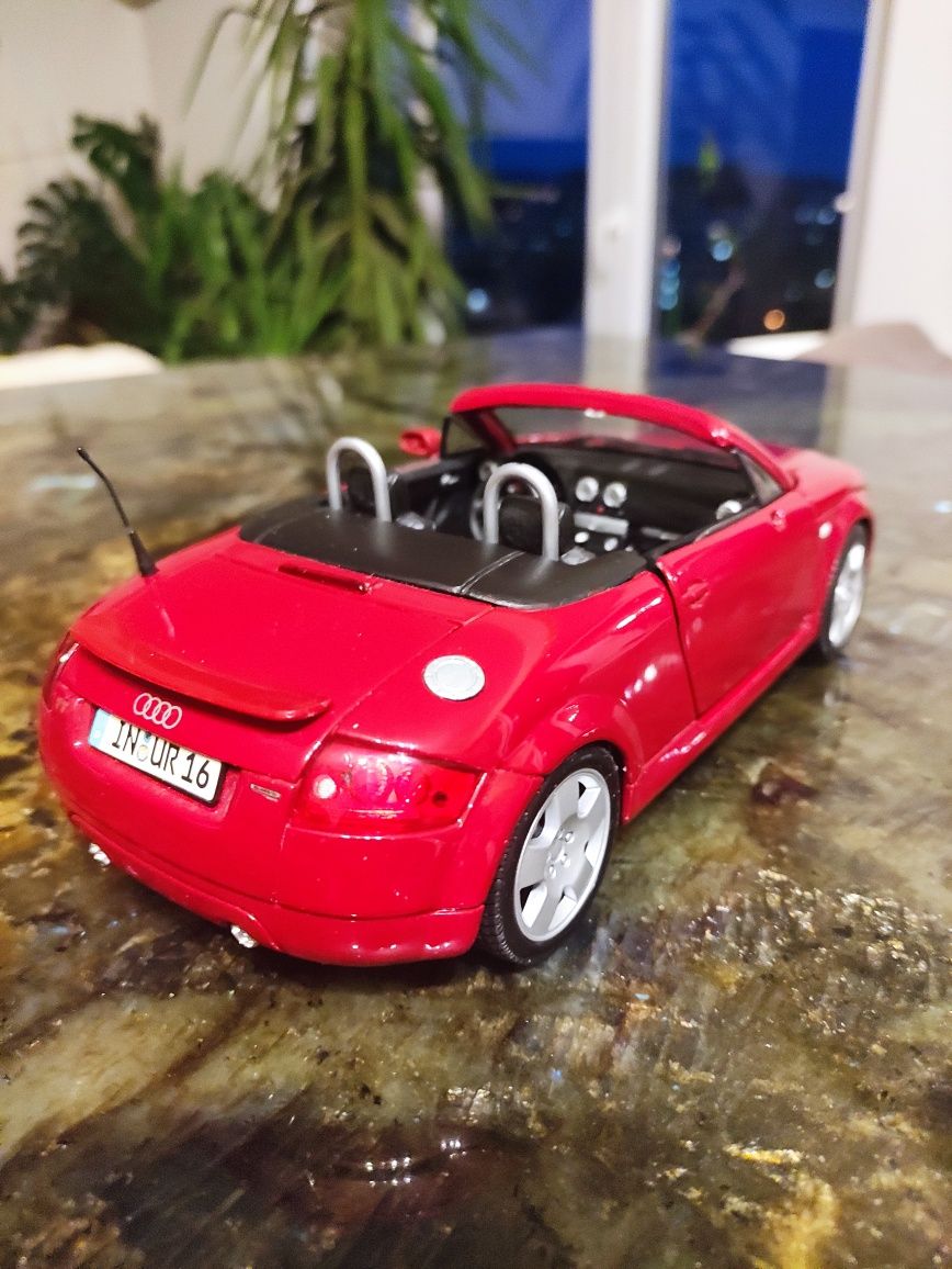 Macheta Auti TT Roadster maisto scala 1:18