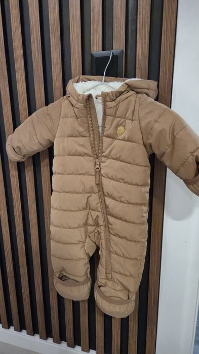 H&M  NR 62 combinezon iarnă