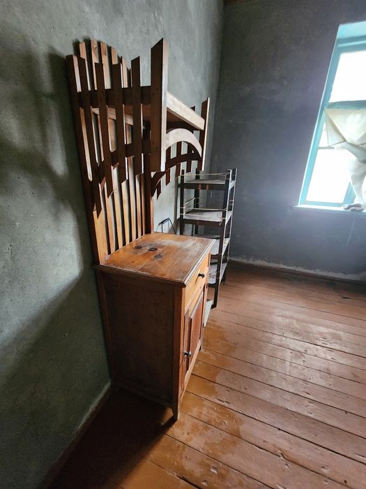 Кровать железная, топчан железный ,шифнеры,этажерки,столы,тумбочкиВсе