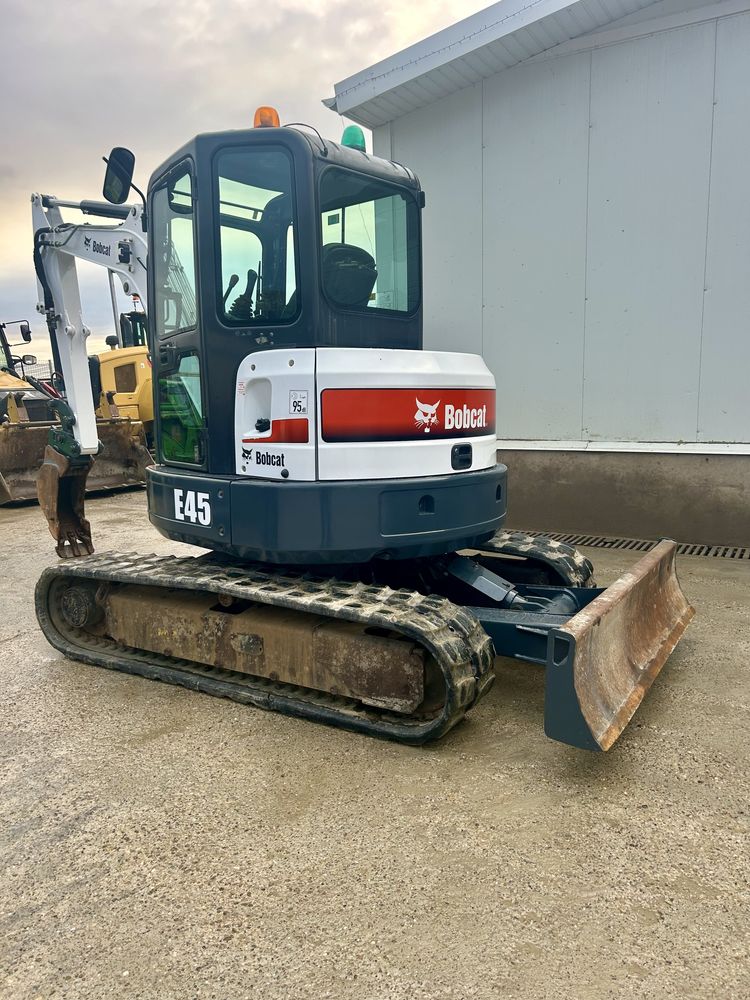 Miniexcavator Bobcat e45