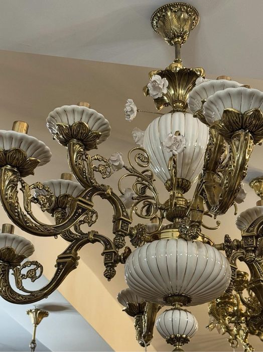 Candelabru bronz masiv si portelan