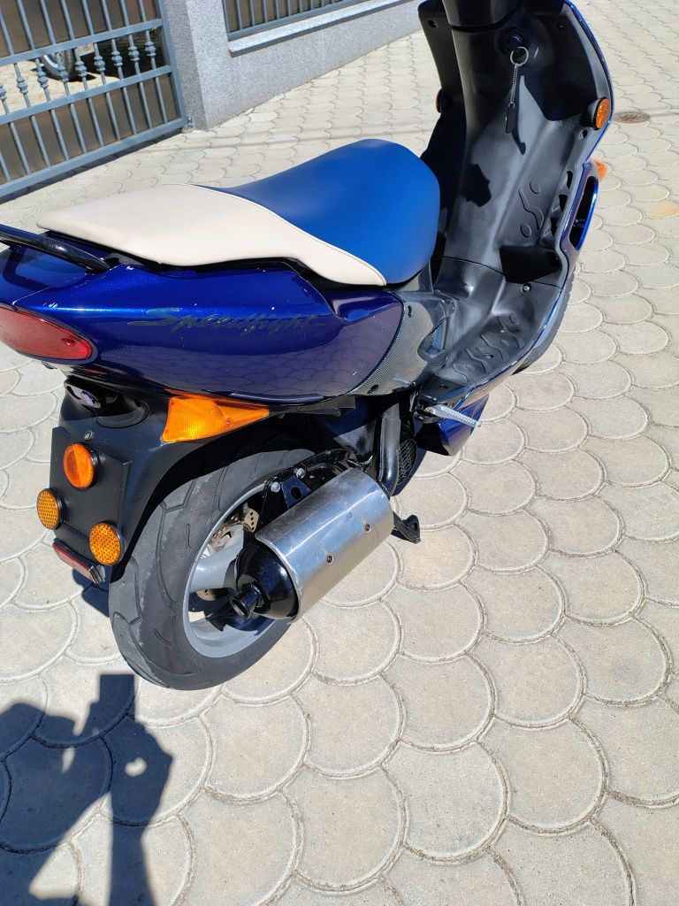 Scuter Peugeot SPEEDFIGHT de 100 cc