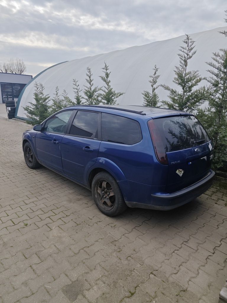 Dezmembrez sau vând Ford focus 1.6 tdci
