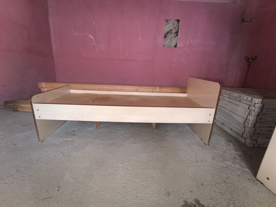 bolalar uchun shkaf, divan