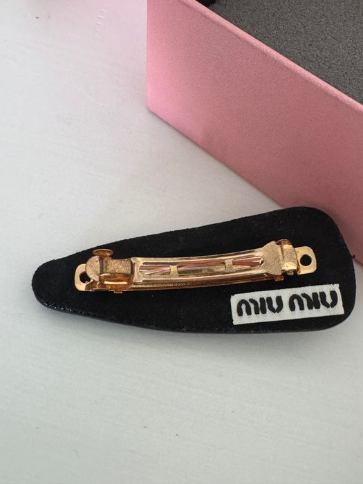 Стилна шнола за коса miu miu