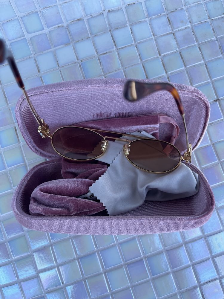 Miu miu очила слънчеви
