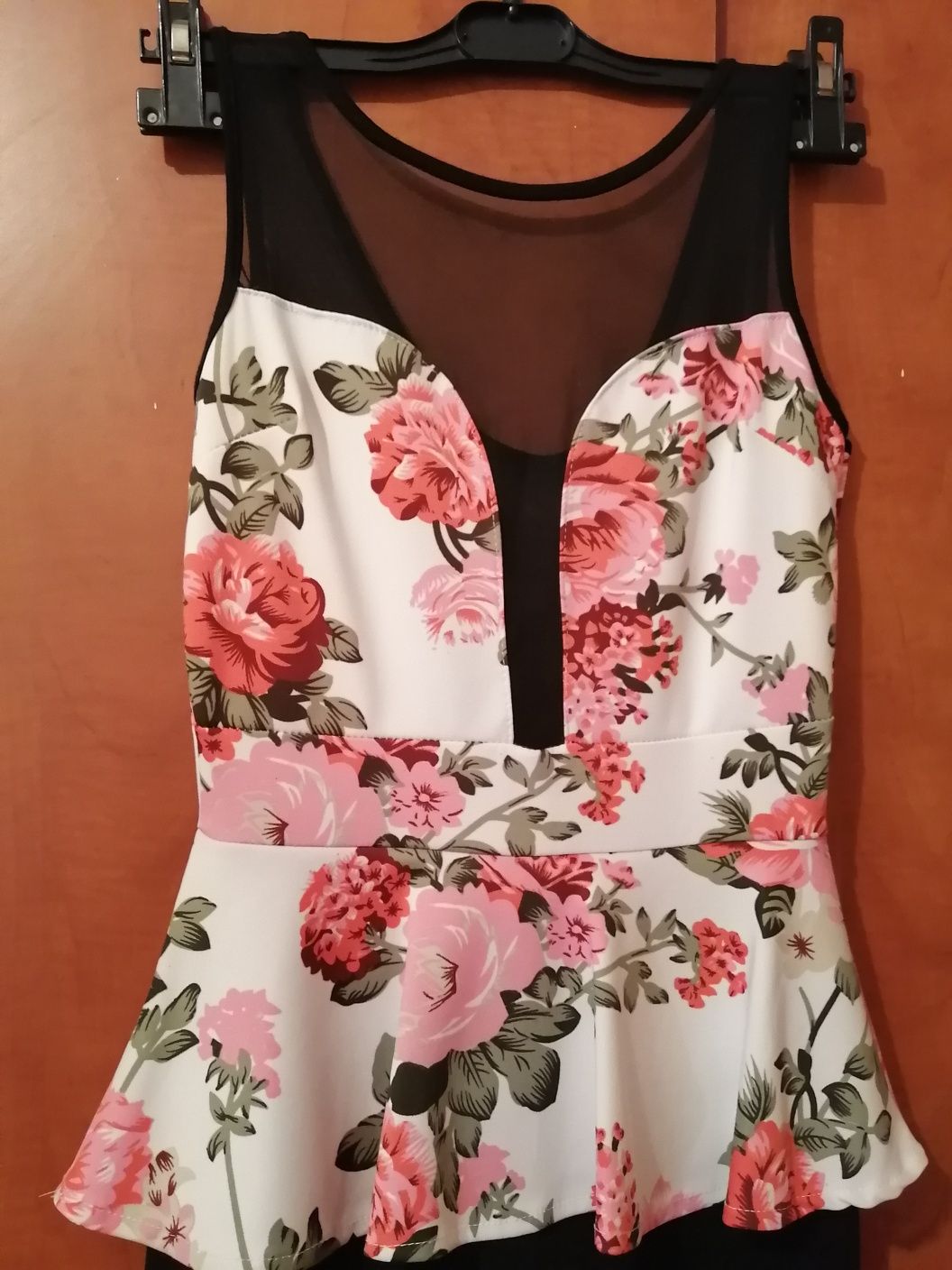 Rochita de gala cu peplum in talie