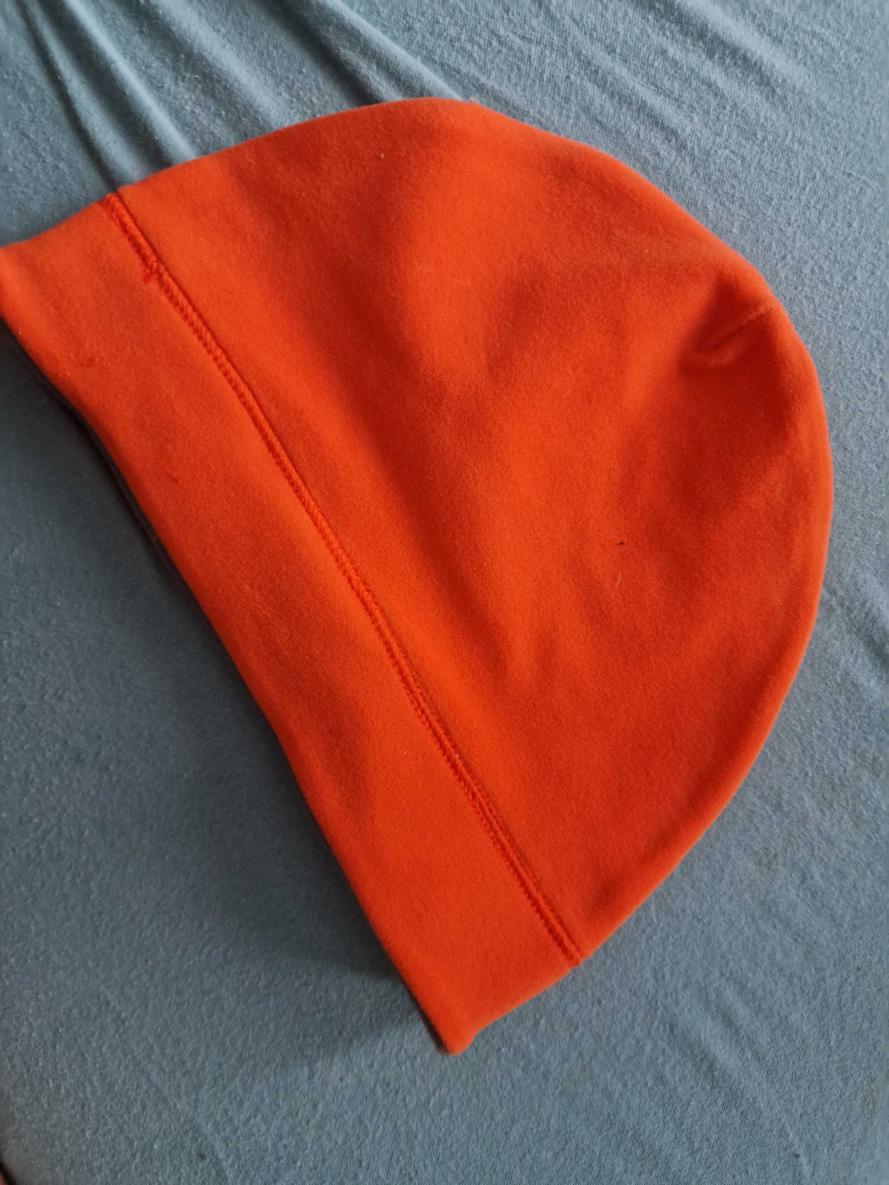 Поларена оранжева шапка