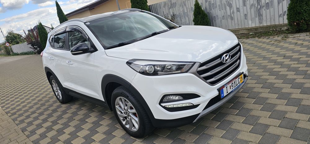 Hyundai Tucson XPossible fab 06.2017 1.7Diesel 218mii km Adus pe roti