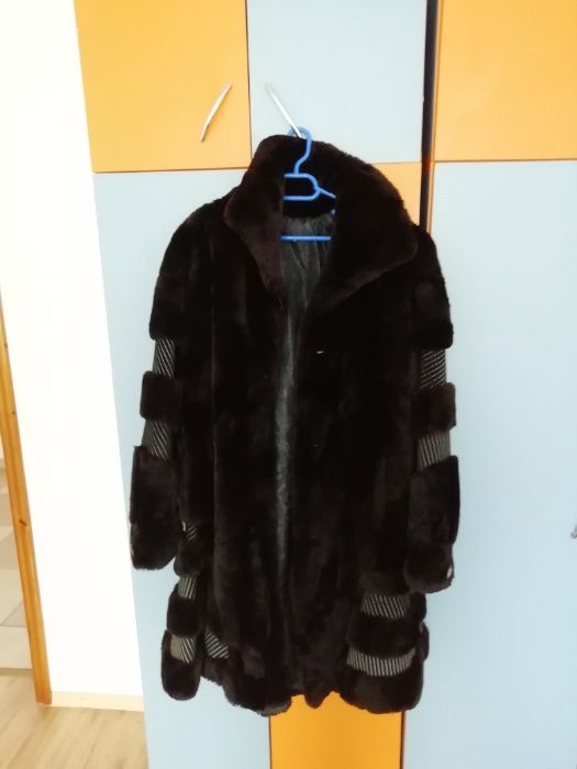 Haina din blana!