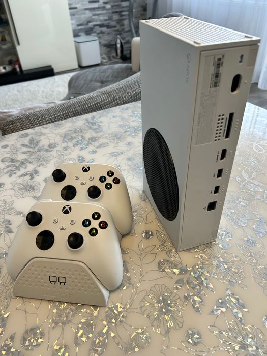 Vând XBOX Series S 512 GB