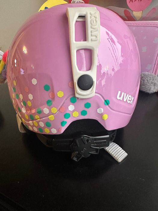 Детска ски каска UVEX