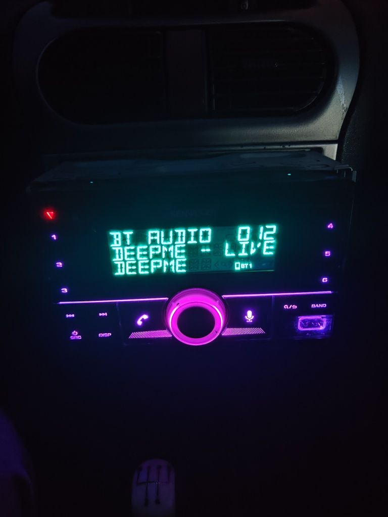 Продавам двоен дин авто сд kenwood dpx-m3200bt