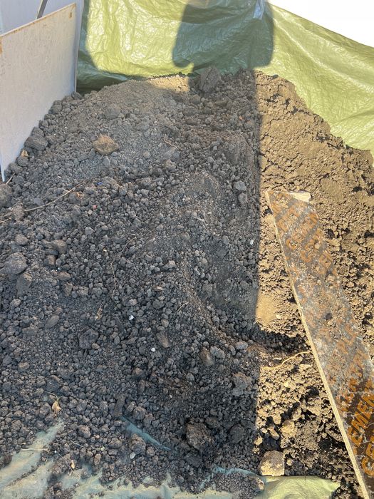 GRATIS Pământ bun negru de umplutura sau gradină