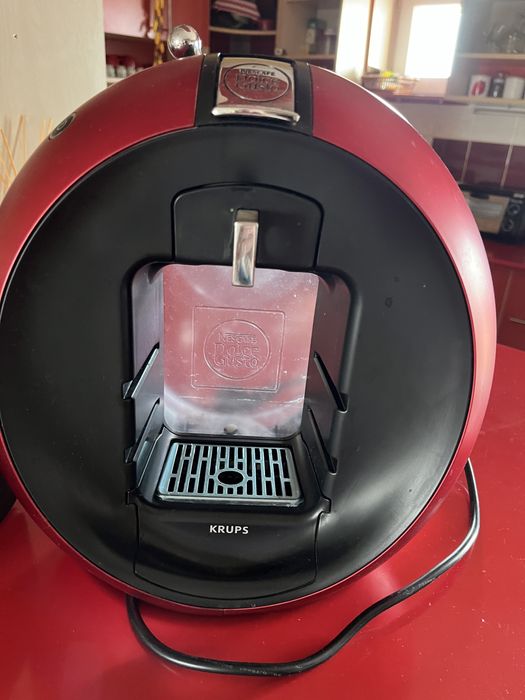 Aparat de cafea Dolce Gusto,face o cafea extraordinara,merita cumparat