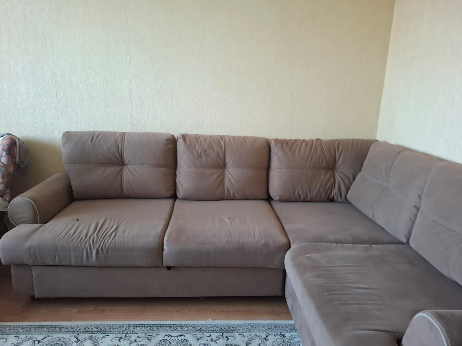 Продам угловой диван в хорошем состоянии