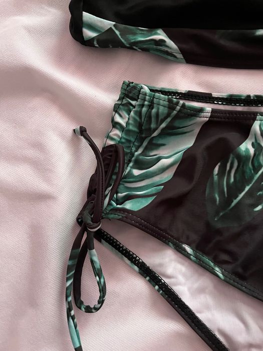 Флорален бански костюм