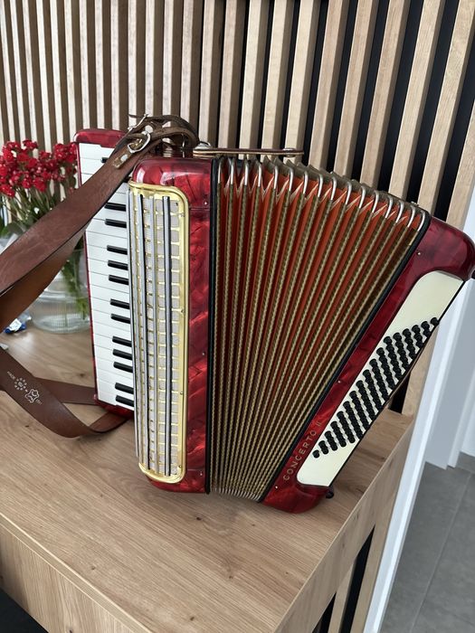 Acordeon Hohner Concerto 2 cu 72 de basi