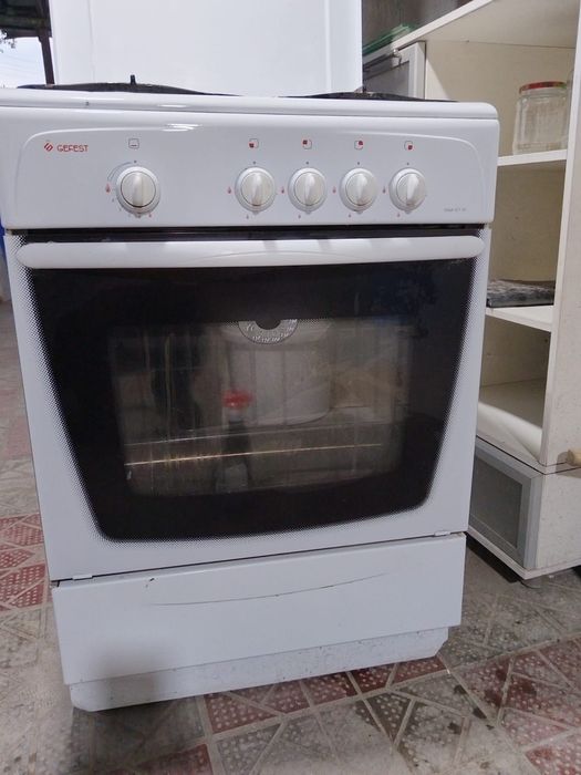 Продам газовую плиту