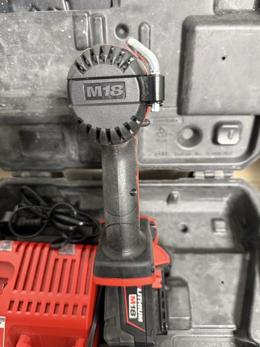 Milwaukee M18 BHG Пистолет за топъл въздух