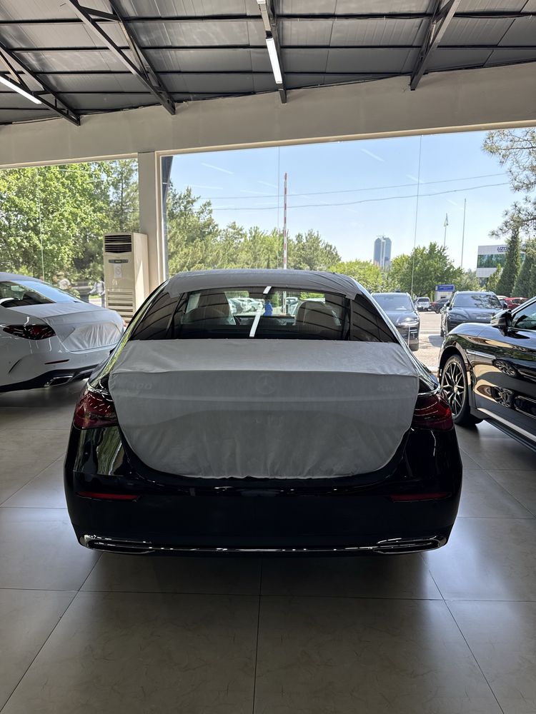 Mercedes-Benz E300 W214 Full option