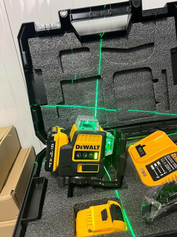 Nivela laser Dewalt cu 2Acumulatori de 12V si 2Ah plus Trepied