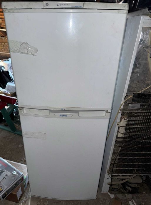 Продаётся большой Холодильник Российский Muzlatkich sotiladi Музлаткич