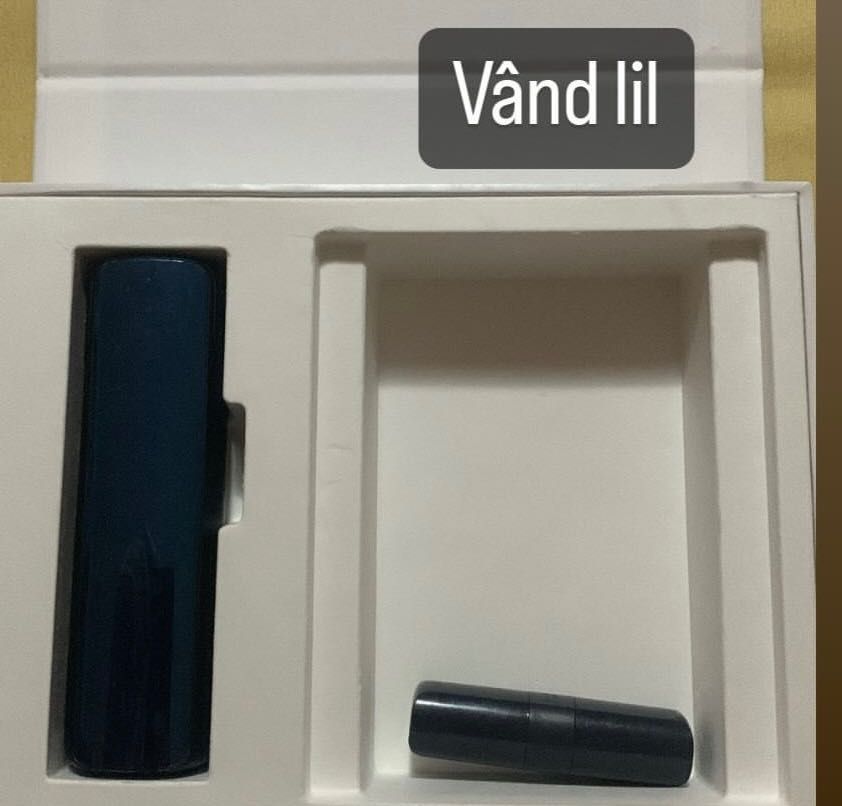 Vând lil blue. In stare bună, prezintă urme de folosire.